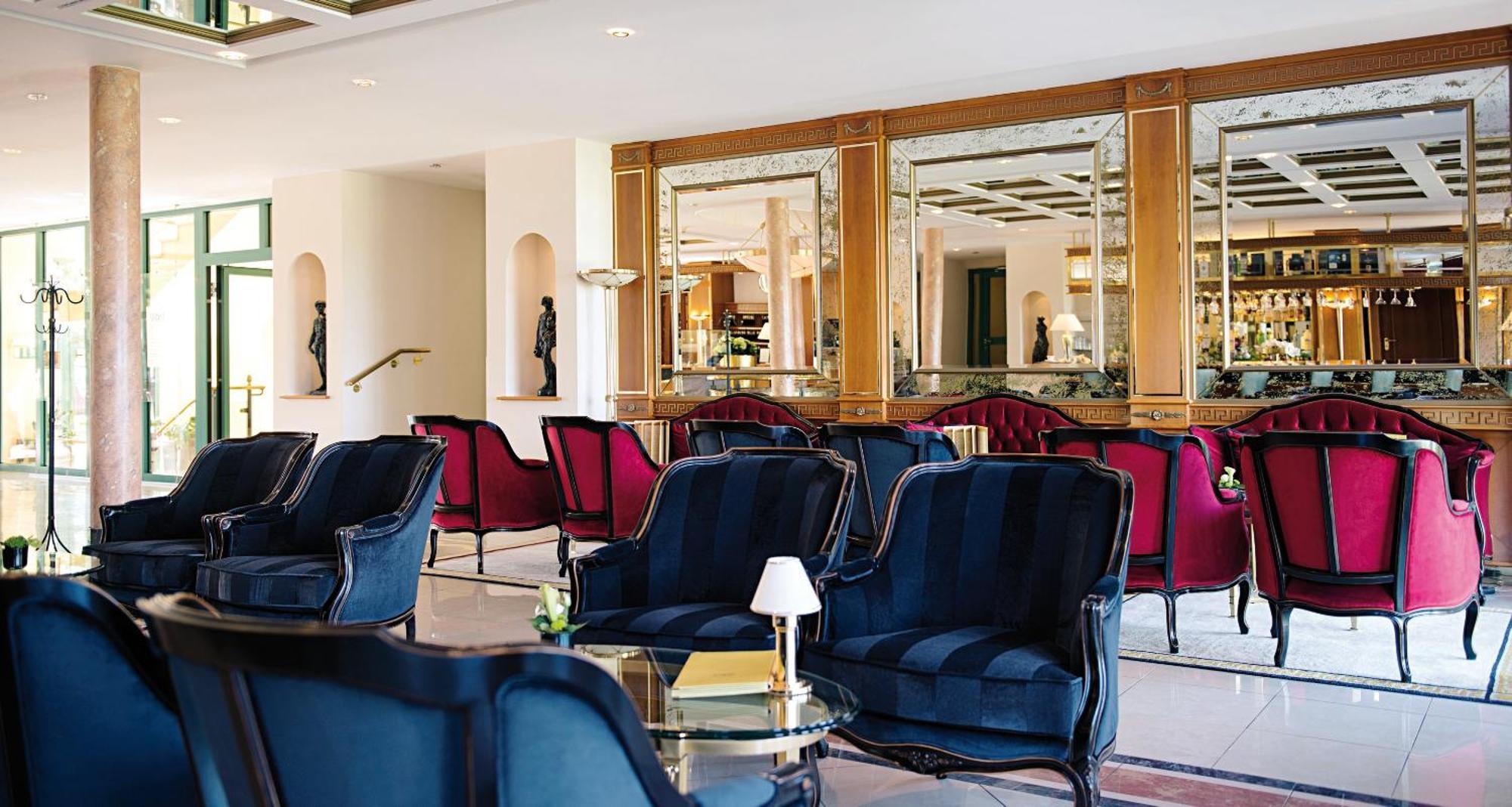 ビクターズ レジデンツ ホテル シュロス ベルグ ネニッヒ エクステリア 写真 The lobby