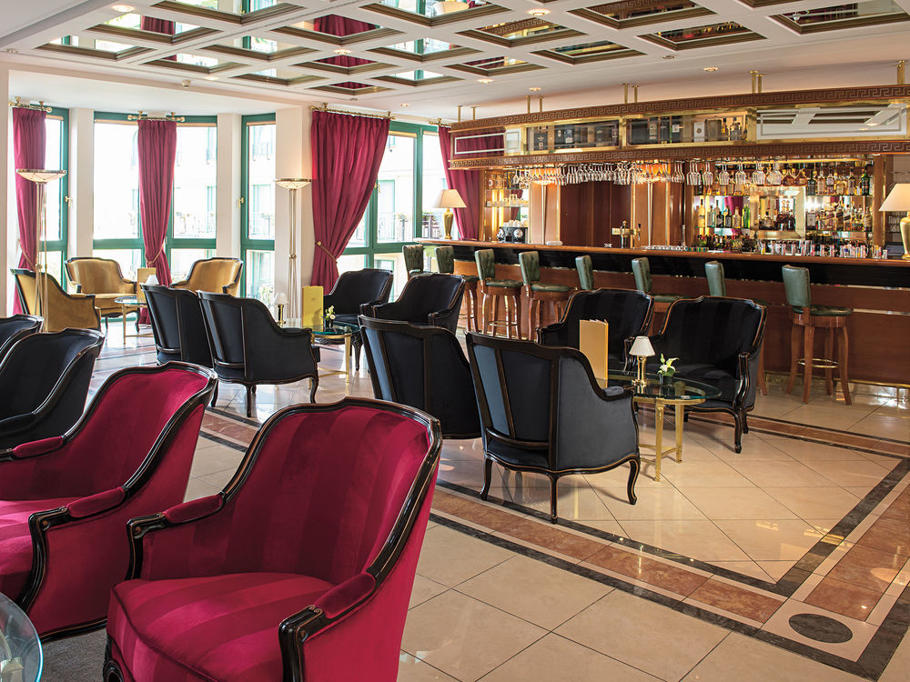 ビクターズ レジデンツ ホテル シュロス ベルグ ネニッヒ エクステリア 写真 The bar
